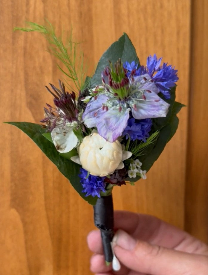 Lapel Style Boutonniere